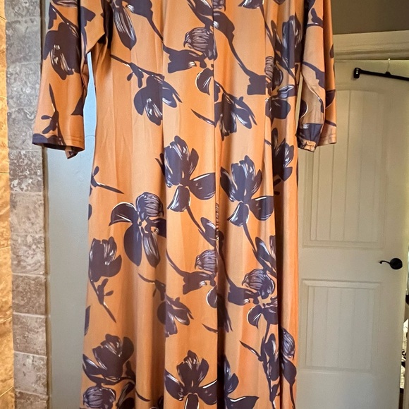 R and B Collection, full length dress with 3/4 sleeves, size 1X, length 54-55” - Picture 3 of 5